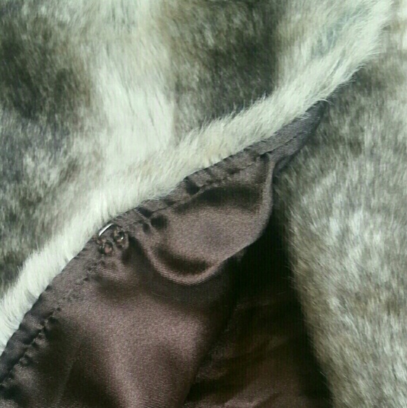 Capelli of New York faux fur vest - Picture 4 of 5